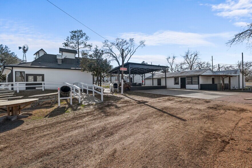 More Photos Of 9903 FM 2759 Rd, Richmond Specialty For Sale