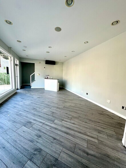 More Photos Of 2228 Victory Blvd, Staten Island Freestanding For Lease