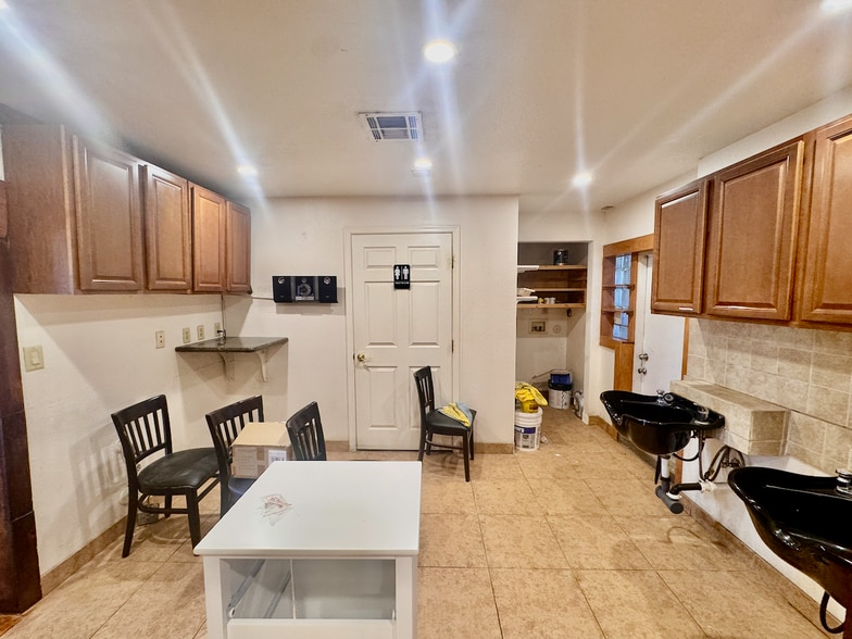 More Photos Of 501 N Arizona Ave, Chandler Restaurant For Sale