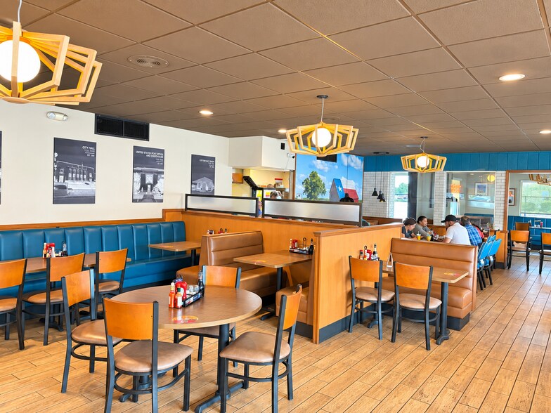 More Photos Of 3422 W Gentry Pkwy, Tyler Restaurant For Lease