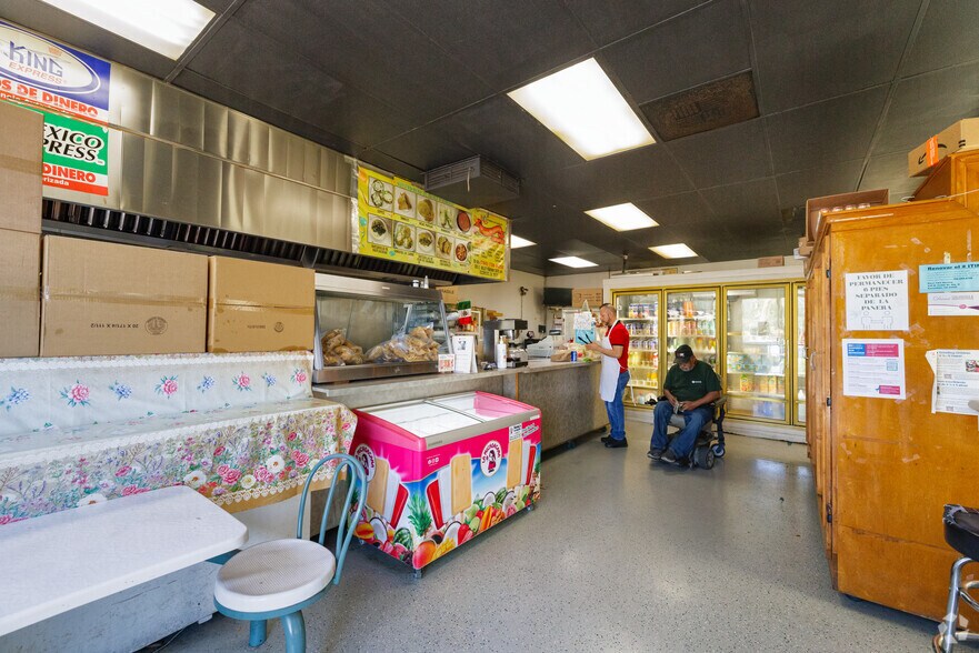 More Photos Of 1815 E Valley Pky, Escondido Storefront For Sale