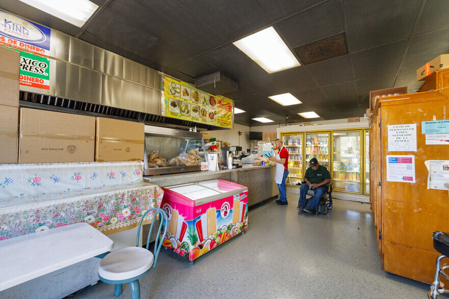 More Photos Of 1815 E Valley Pky, Escondido Storefront For Sale