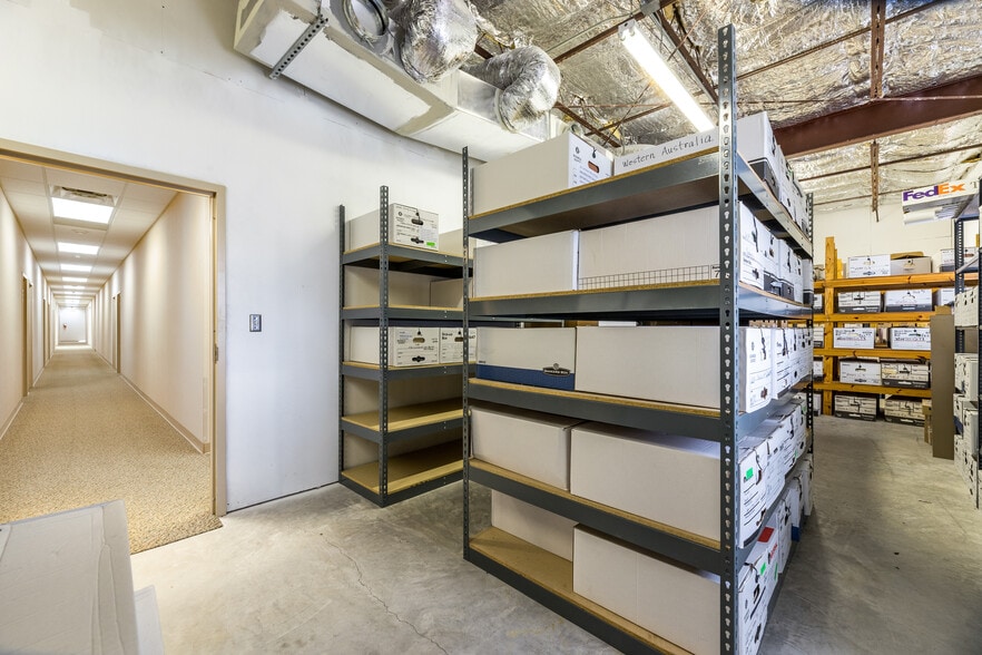 More Photos Of 208 E Houston St, Beeville Office For Sale