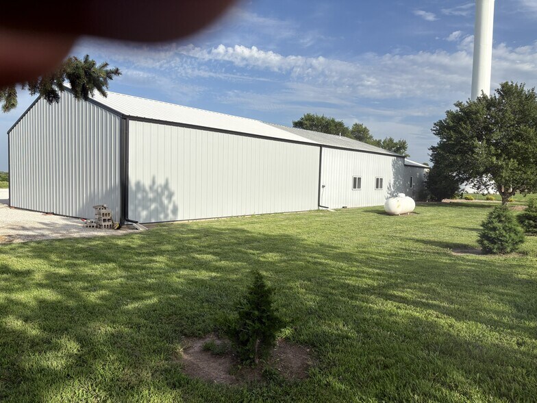 More Photos Of 402 W K St, Mc Cool Junction Industrial For Sale