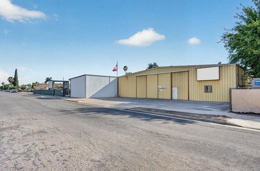 More Photos Of 149 Ashland ave, Lindsay Industrial For Sale