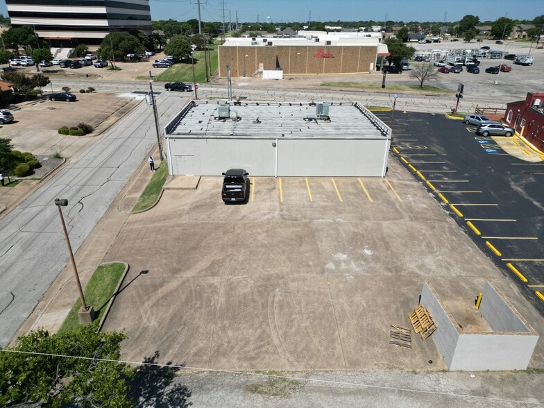 More Photos Of 2800 Brown Trl, Bedford Medical For Sale