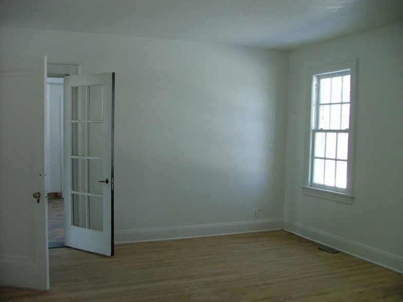 More Photos Of 2488 Golfside Dr, Ypsilanti Office Residential For Lease