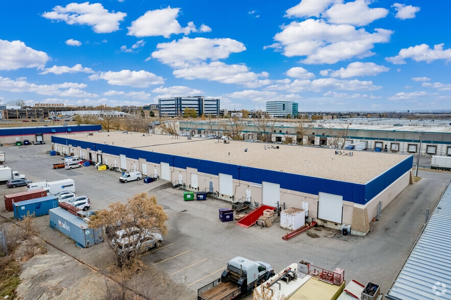 More Photos Of 2410 2nd Ave SE, Calgary Distribution For Lease