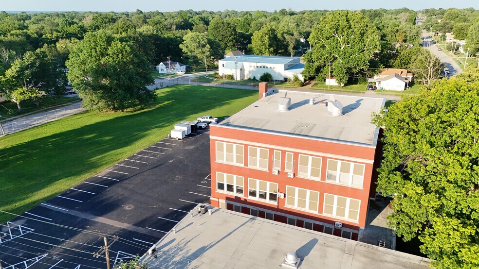 More Photos Of 1423 W Atlantic St, Springfield Schools For Sale