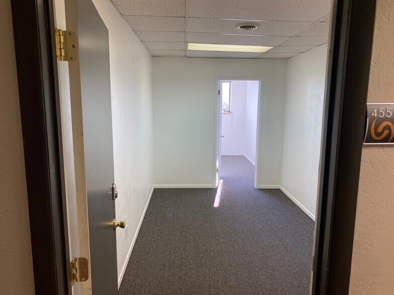 More Photos Of 1100 W Littleton Blvd, Littleton Loft Creative Space For Sale