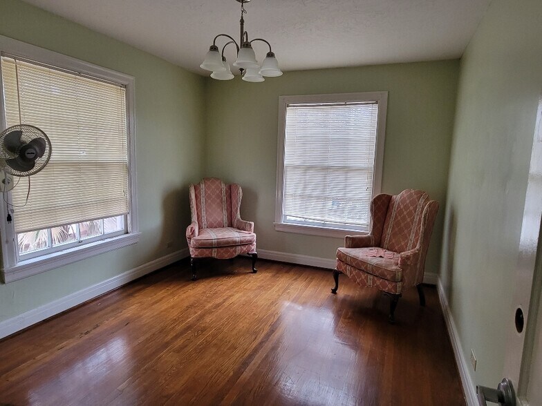 More Photos Of 2011 Binz St, Houston Apartments For Sale