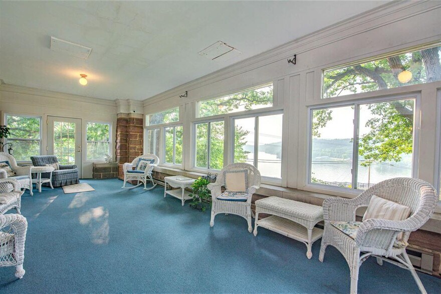 More Photos Of 910 River Rd, Wisconsin Dells Hotel For Sale