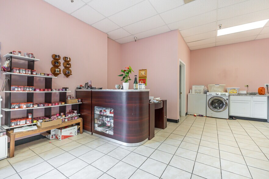 More Photos Of 128 W 8th St, Monroe General Retail For Sale