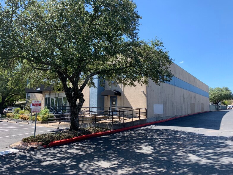 More Photos Of 5426 Guadalupe St, Austin Office For Sale