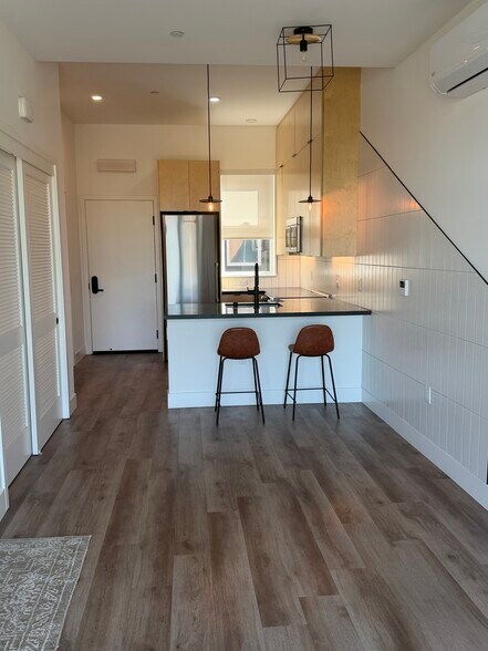 More Photos Of 202 Panetta Ave, Santa Cruz Flex For Sale