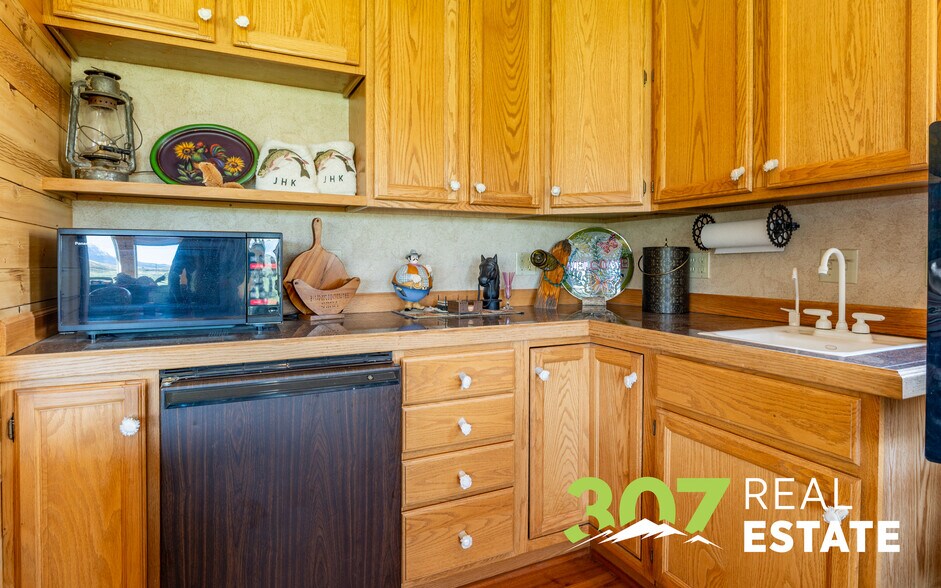 More Photos Of 30 Nielson Trl, Cody Hospitality For Sale