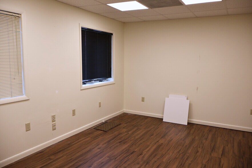 More Photos Of 1108 E Chocolate Ave, Hershey Medical For Sale
