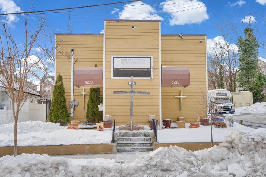 More Photos Of 5219 Call Pl SE, Washington Religious Facility For Sale