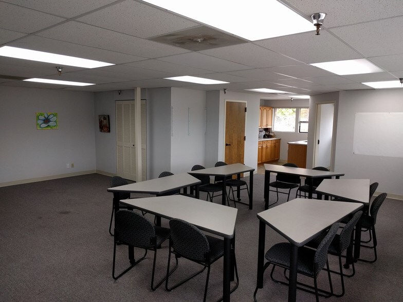 More Photos Of 1975 Soquel Dr, Santa Cruz Office For Lease