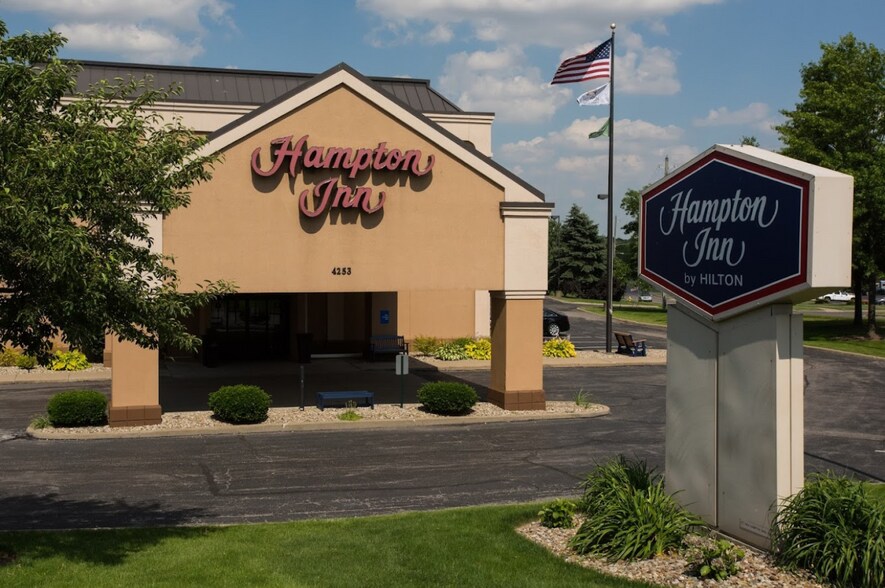 More Photos Of 4253 Burbank Rd, Wooster Hotel For Sale