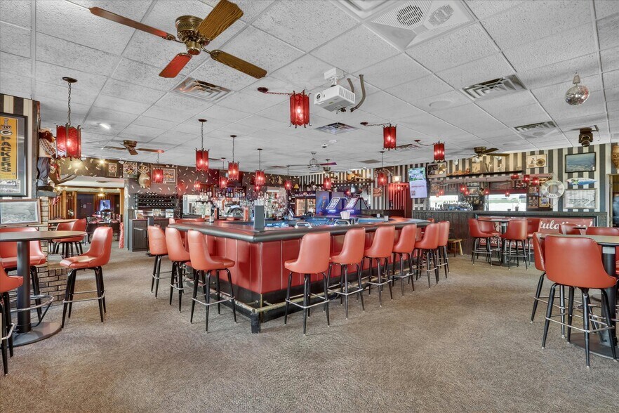 More Photos Of 11802 N Charley Bluff Rd, Milton Restaurant For Sale