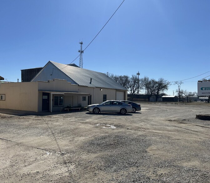 More Photos Of 5844 N Broadway Ave, Park City Industrial For Sale