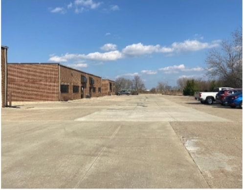More Photos Of 230-238 Oakwood Rd, Lake Zurich Warehouse For Lease