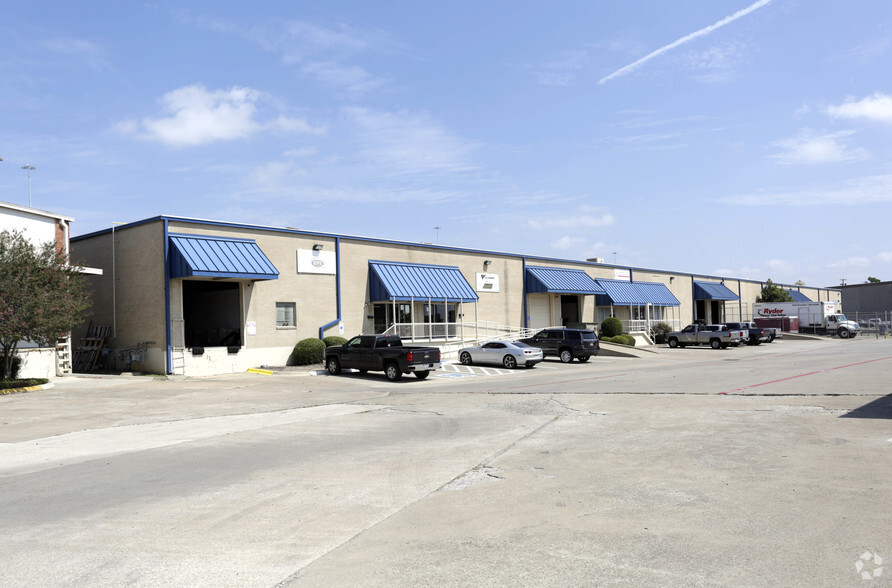 Primary Photo Of 3211-3227 E Avenue E, Arlington Distribution For Lease