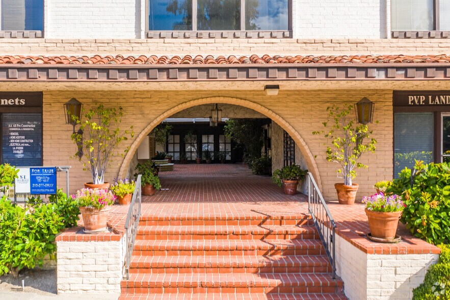 More Photos Of 916 Silver Spur Rd, Rolling Hills Estates Office For Sale