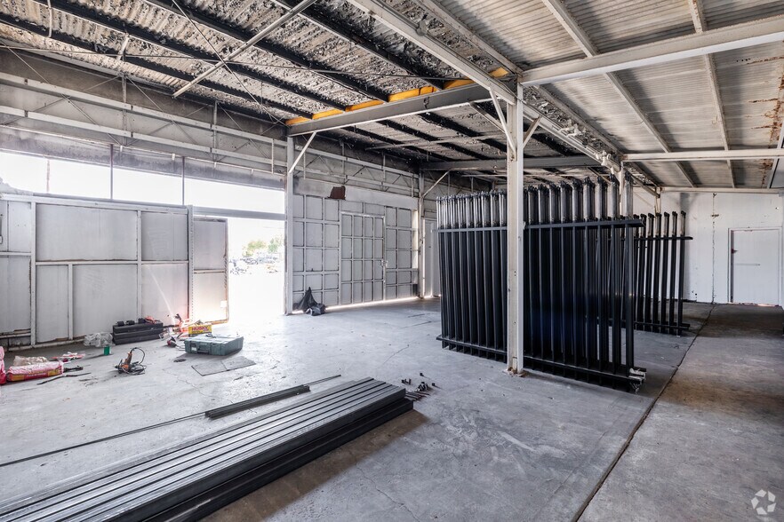 More Photos Of 2121 Lincoln Blvd, Venice Freestanding For Lease