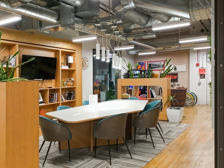More Photos Of 900 W Randolph St, Chicago Coworking Space