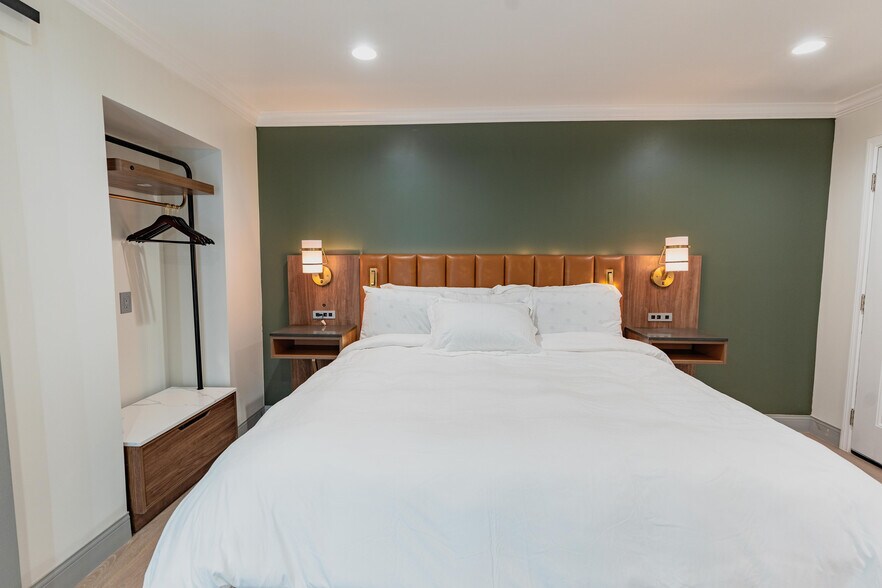 More Photos Of 1107 N Broadway, Santa Maria Hotel For Sale