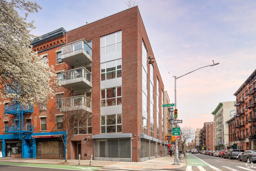 More Photos Of 172 Stanton St, New York Apartments For Lease