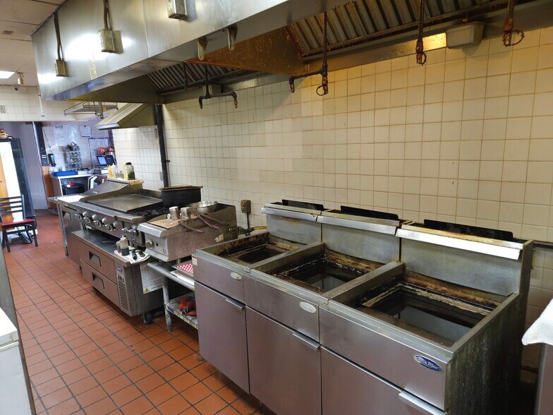 More Photos Of 3616 E 11th St, Tulsa Fast Food For Sale