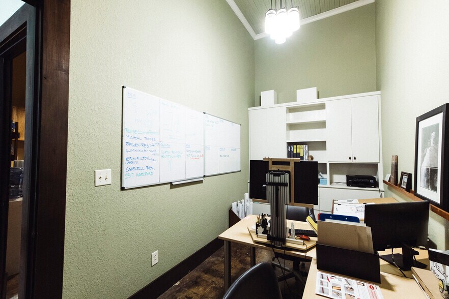 More Photos Of 75 Main St, Maxwell Warehouse For Sale