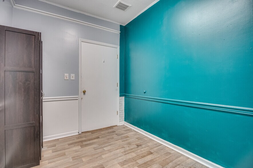 More Photos Of 411 Western Blvd, Jacksonville Medical For Lease