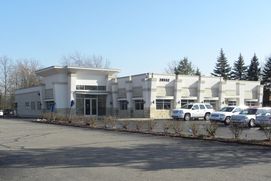 More Photos Of 28552 Orchard Lake Rd, Farmington Hills Office For Lease