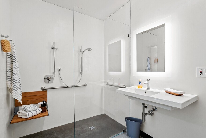 More Photos Of 108 High Rd, Santa Cruz Flex For Sale