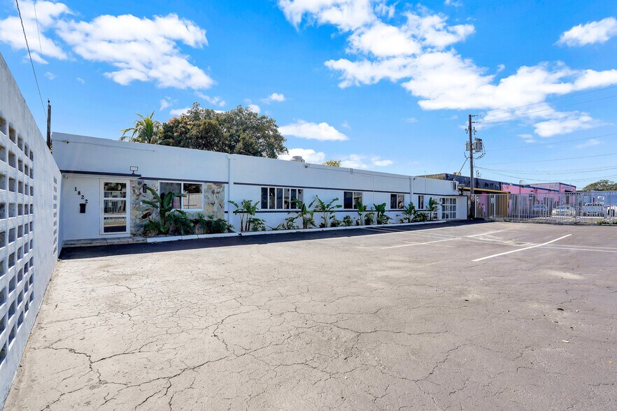 More Photos Of 1822 NW 22nd St, Miami Service For Sale