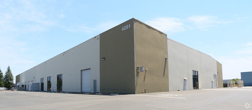 More Photos Of 4201 Sierra Point Dr, Sacramento Warehouse For Lease