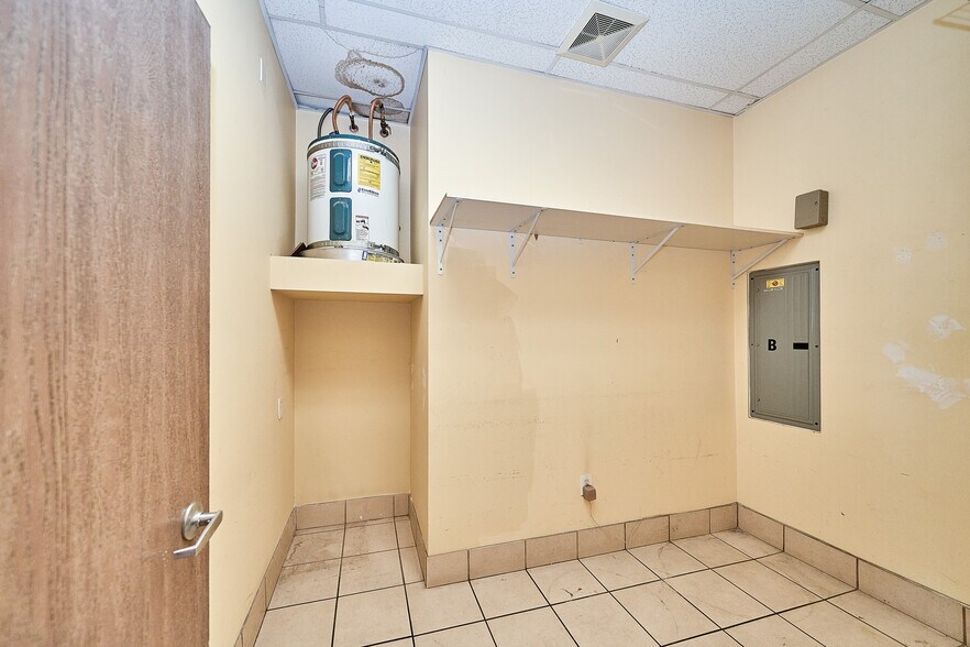 More Photos Of 6242 Beach Blvd, Buena Park Fast Food For Lease