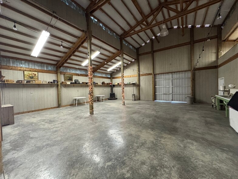 More Photos Of 14285 Laconner Whitney rd, Mount Vernon General Retail For Lease