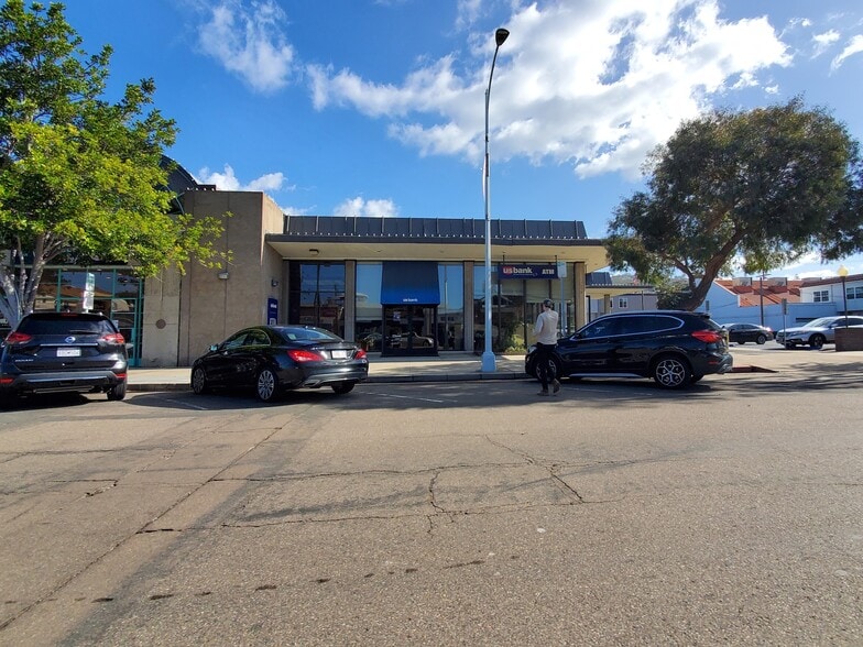 More Photos Of 7733 Girard Ave, La Jolla Bank For Lease