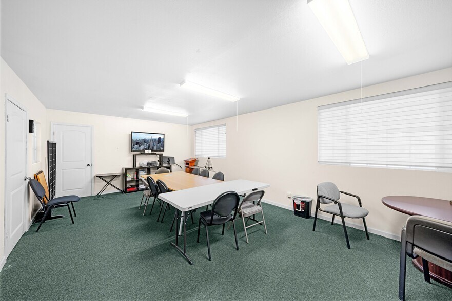 More Photos Of 4100 W Commonwealth Ave, Fullerton Office For Sale
