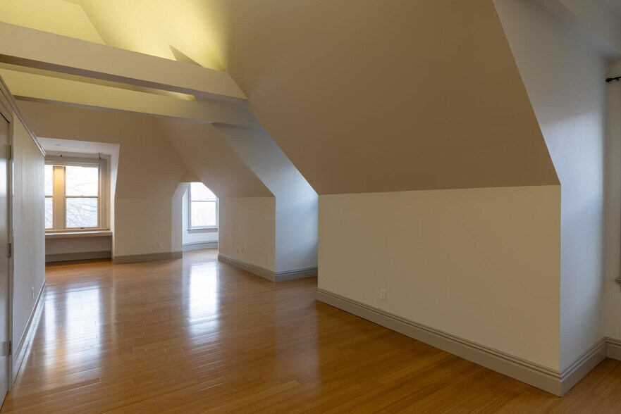 More Photos Of 5 S Newstead Ave, Saint Louis Office For Sale