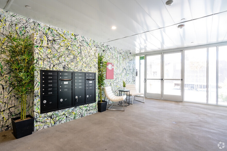 More Photos Of 11700 W Magnolia Blvd, Valley Village Apartments For Sale