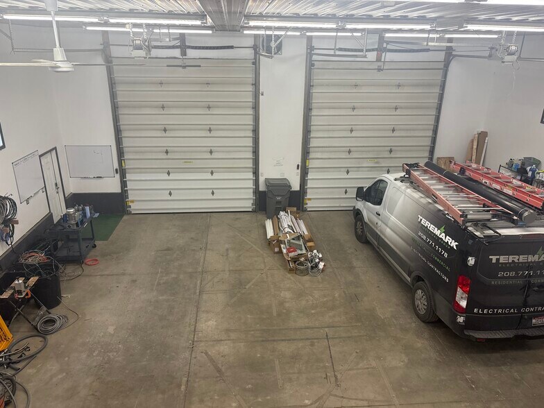 More Photos Of 866-870 W Hayden Ave, Hayden Office For Lease