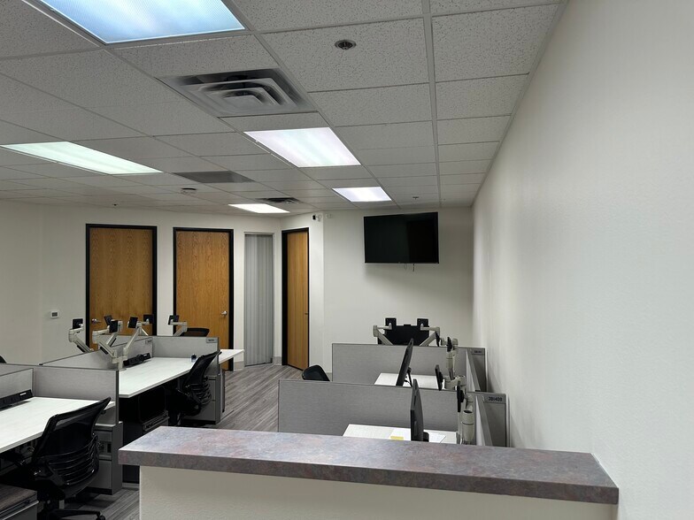 More Photos Of 500 N Rainbow Blvd, Las Vegas Office For Lease