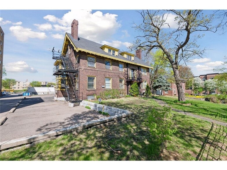 More Photos Of 2110 1st Ave S, Minneapolis Apartments For Sale