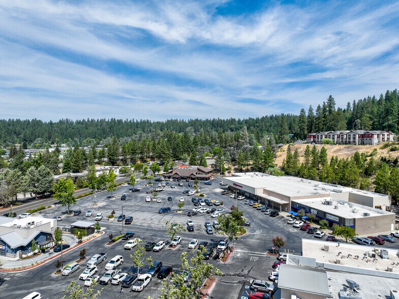 More Photos Of 867-873 Sutton Way, Grass Valley General Retail For Lease